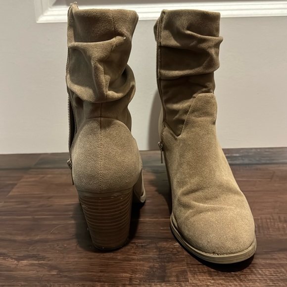 Grey/Tan Scrunchie Booties - Picture 4 of 6